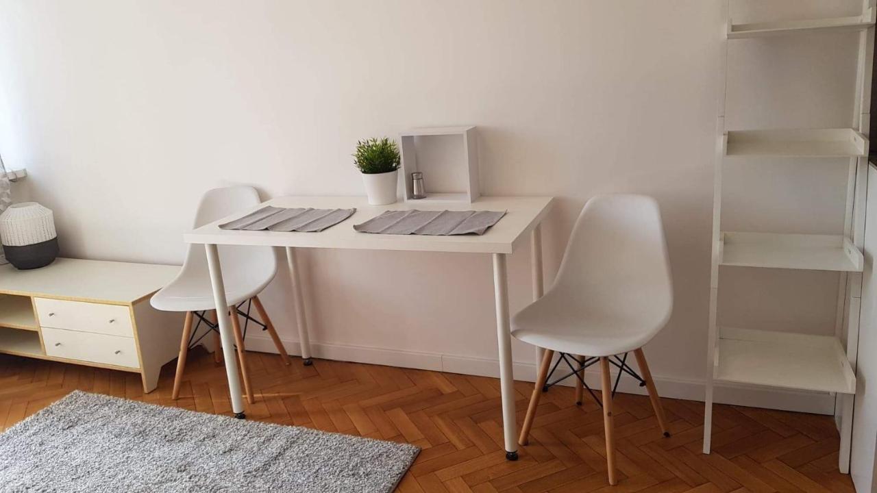 Apartament Plac Trzech Krzyzy Varšava Exteriér fotografie